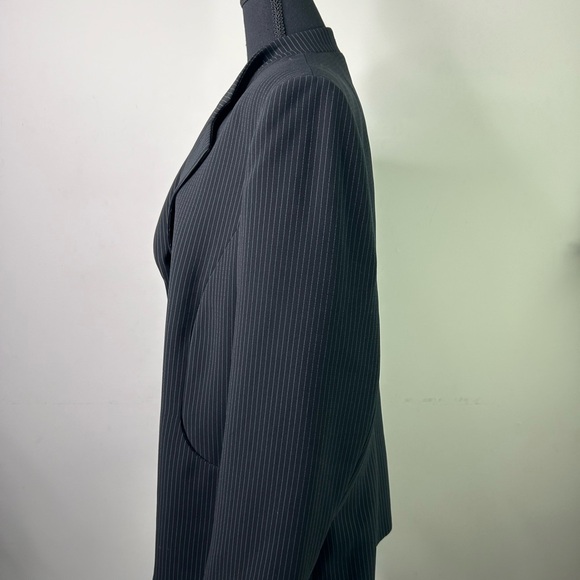 Classic Black Office Tahari Pinstripe Peak Pant Suit sz 18 - Picture 3 of 5